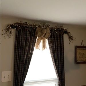 Primitive decor pip berry swag